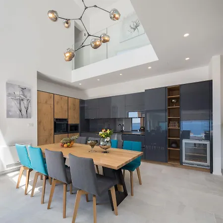 Luxury Gold Pearl With Pool * Трогір