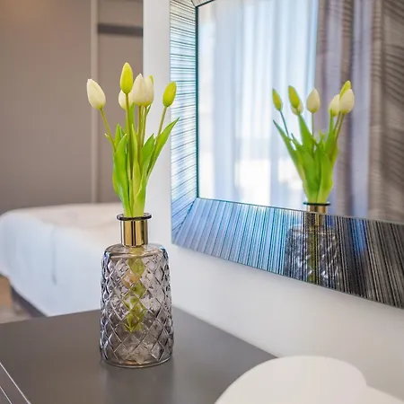 Luxury Gold Pearl With Pool Вілла Трогір