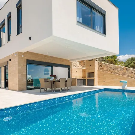 Luxury Gold Pearl With Pool Вілла *