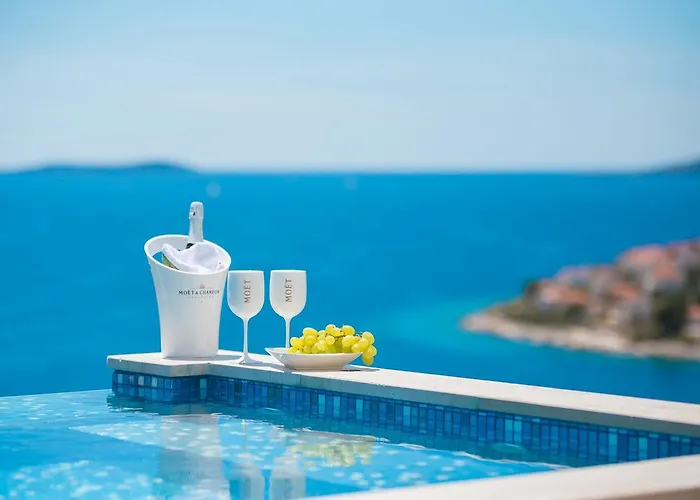 Luxury Gold Pearl With Pool Трогир