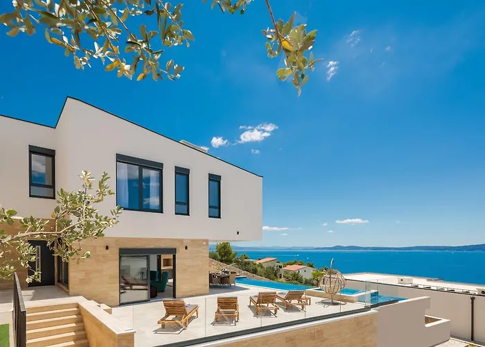Вилла Luxury Gold Pearl With Pool Трогир