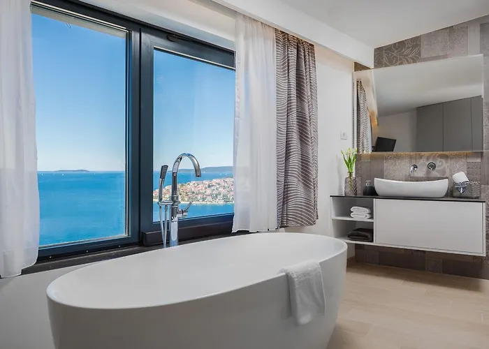 Luxury Gold Pearl With Pool