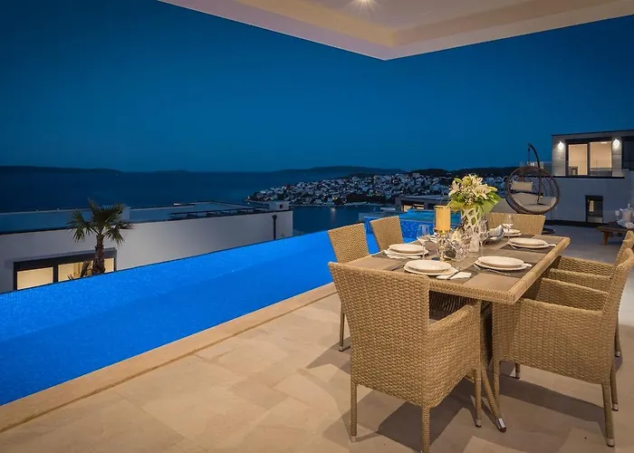 Luxury Gold Pearl With Pool Трогир