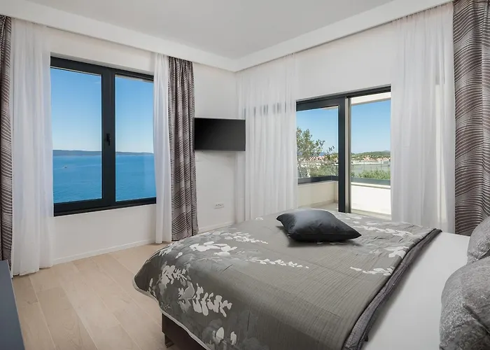 Luxury Gold Pearl With Pool