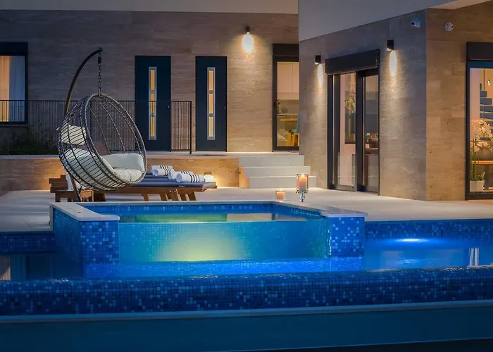 Luxury Gold Pearl With Pool Вилла