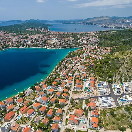 Luxury Gold Pearl With Pool