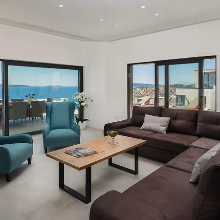 Вилла Luxury Gold Pearl With Pool Трогир