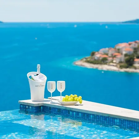 Вилла Luxury Gold Pearl With Pool Трогир