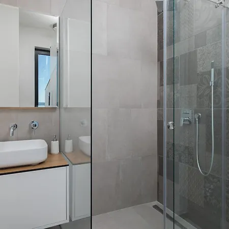 Luxury Gold Pearl With Pool 트로기르