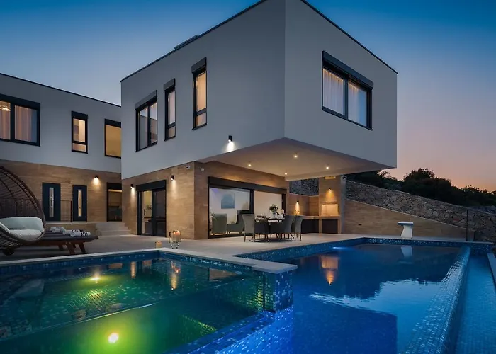 Vila Luxury Gold Pearl With Pool