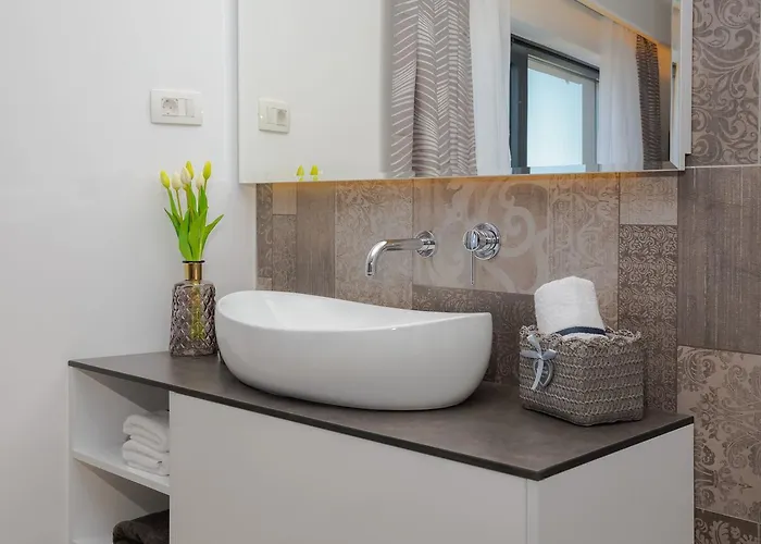 Luxury Gold Pearl With Pool Trogir