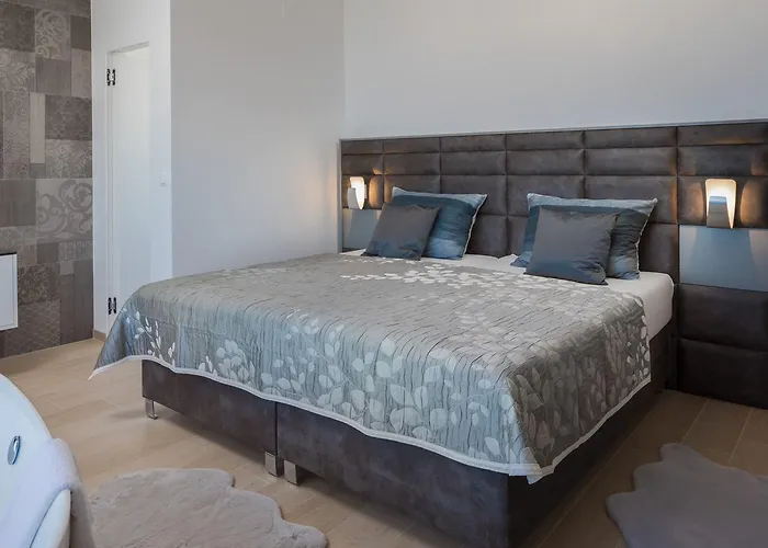 Luxury Gold Pearl With Pool Vila *