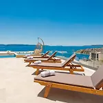 Luxury Gold Pearl With Pool