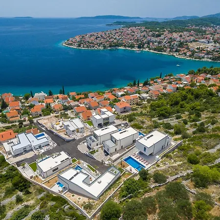 Luxury Gold Pearl With Pool Vila